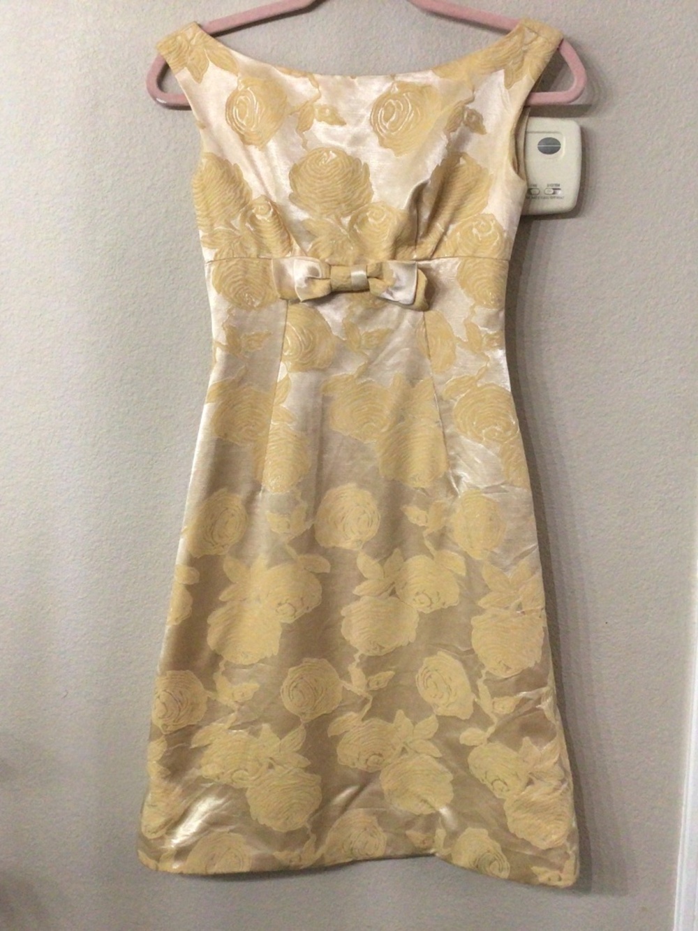 VINTAGE 1950’s  JONNY HERBERT BROCADE WITH ROSE MOTIFS DRESS.SZ S